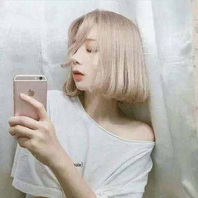 伴游女王